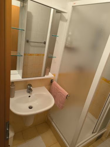 Hills View Apartment — photo 7