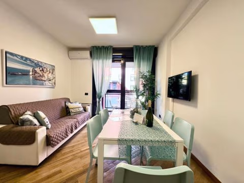 Dock of the Bay Genova, Stylish Apartment in the Heart of Genoa with Air Conditioning, Private free Garage, Harbour View, extra garage at 25,00 euro per night on request — foto 2