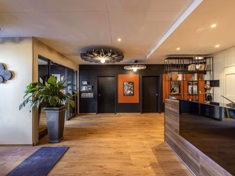 Ibis Sion — foto 1