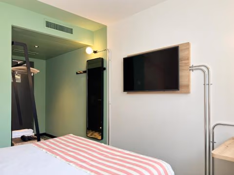 Nonanteneuf appart hōtel Sierre - contactless check-in — foto 8