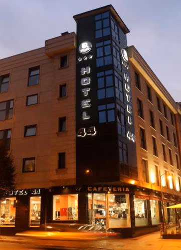 Hotel 44 — foto 1