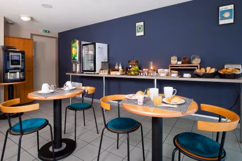 Séjours & Affaires Poitiers Lamartine — foto 4