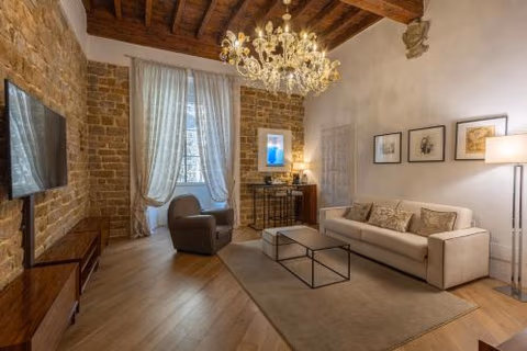 Donati Luxury Tower Suites — foto 1