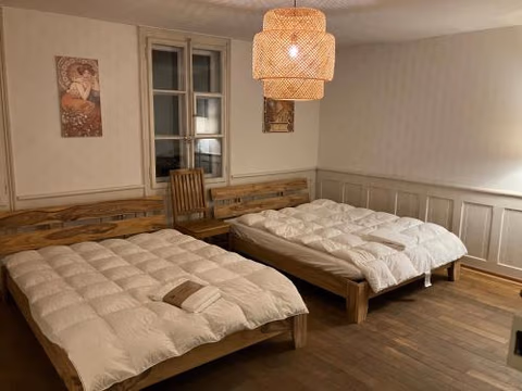 Old Rustic Simple Swiss Flat 60m2 Authentic Center Burgdorf Parking Small Bath — foto 1