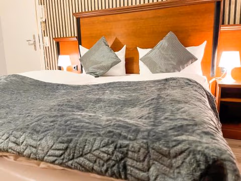 City Hotel West — foto 6