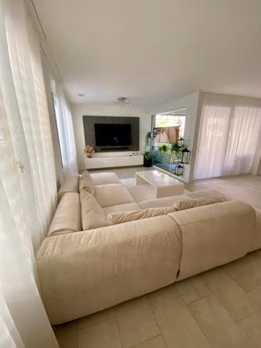 Moderne Wohnung mit Einrichtung — foto 5