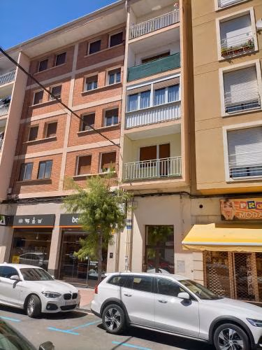 Piso recién reformado con balcón — foto 3