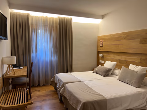 Hotel Real Colegiata San Isidoro - Casa de Espiritualidad — foto 4