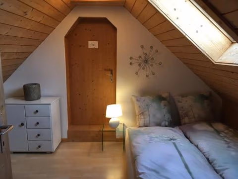 3,5 Zimmerferienwohnung Schwalbenäscht Rüeggisberg — foto 9