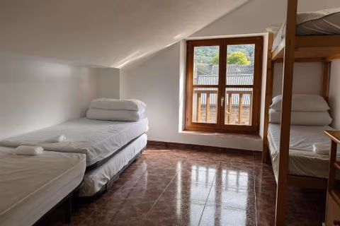 Albergue Tritón - Villanúa — photo 3