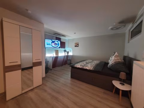 Ferienwohnung oder Studio Dresden-Neustadt inkl Parkplatz mit Balkon oder Terrasse — photo 4