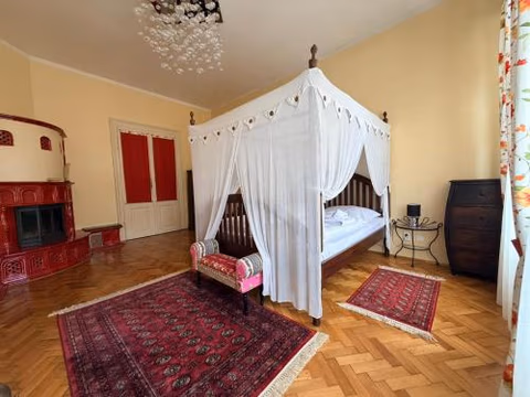 Old Town Family House — photo 2