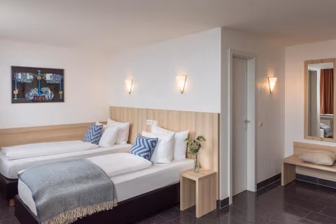 Hotel Conti Am Hauptbahnhof — photo 1