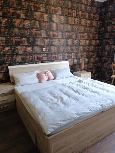 Hotelzimmer im alten Reihenhaus auf der Stadtmauer — foto 1