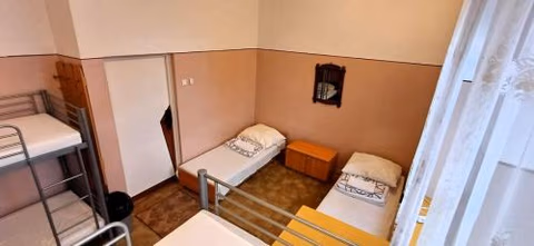 Schronisko Młodzieżowe PTSM Matecznik — foto 4