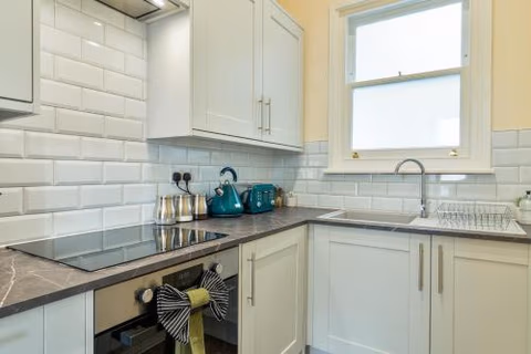 Prime Location - Modern 1BR in Canterbury Centre — foto 4