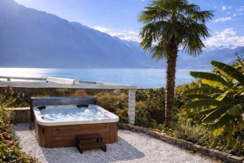 Lakeview Swiss Chalet with Hot Tub near Interlaken — foto 1