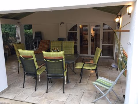Holiday Home Gemütliches Ferienhaus in Pinezići mit großer Te by Interhome — foto 2