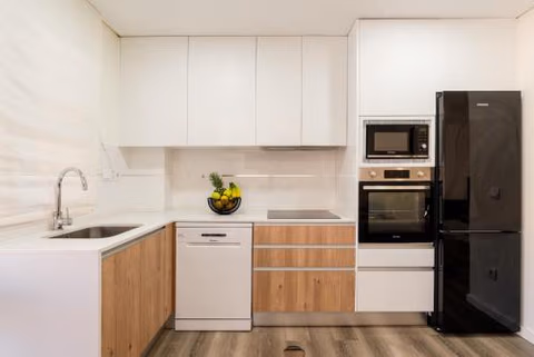 Spacious & Stylish Flat with Garage by HostWise — photo 5