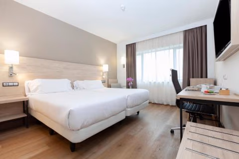 Hotel Puerta de Bilbao — foto 2