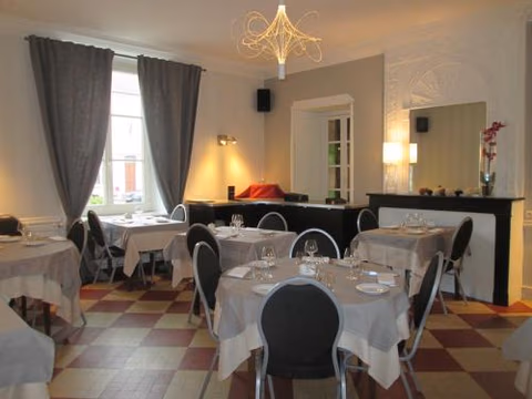 Logis Hostellerie Du Cheval Blanc — foto 5