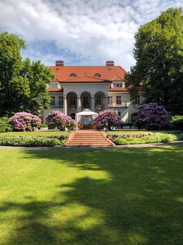 Rezydencja Willa Park & Restauracja — photo 1