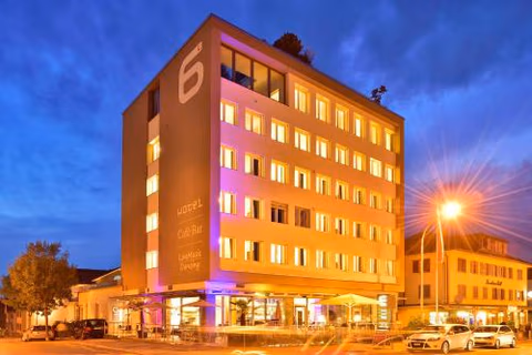 Hotel SiX — foto 1