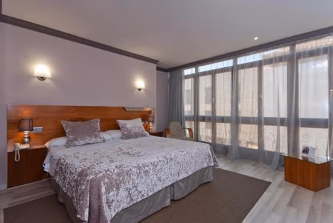 Hotel Vetusta — foto 1