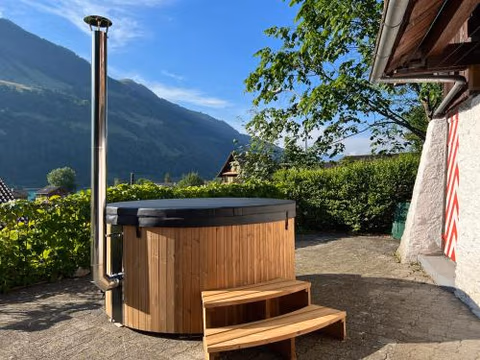 Romantic private superior Swiss Chalet with Hottub — foto 3