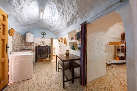 Cueva — photo 8