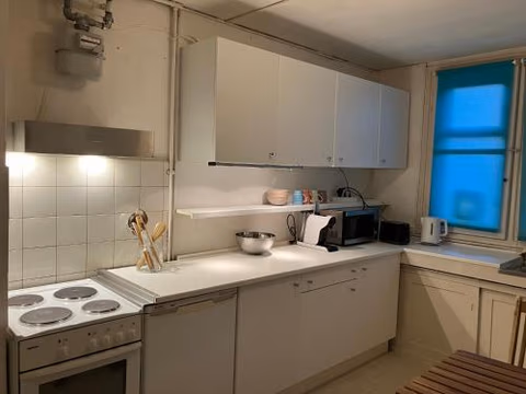 Old Rustic Simple Swiss Flat 60m2 Authentic Center Burgdorf Parking Small Bath — foto 7