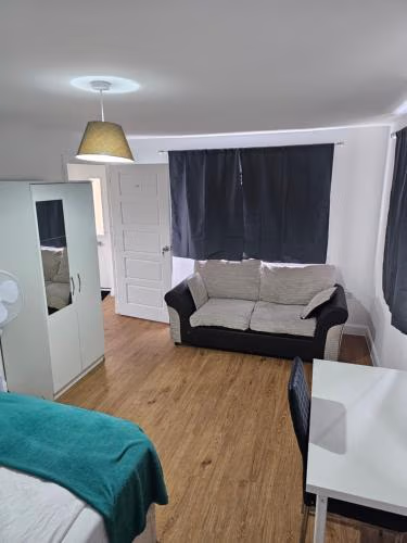 Luxury Kingsize Bedroom with Private Toilet- Central Dartford — foto 4