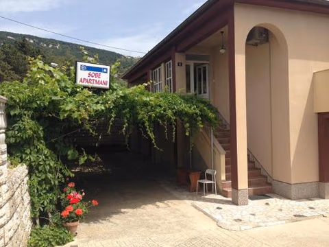 Summer rooms Baška 2 — foto 1