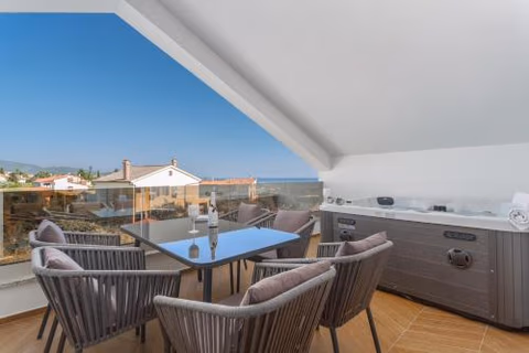 Villa Palma Krk Penthouse apartment with sea view and private jacuzzi — foto 3
