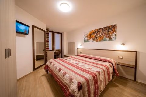 Chambres d'hôtel à Rosy — foto 1