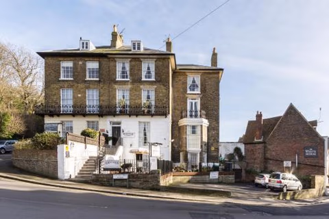 Hubert House — foto 1