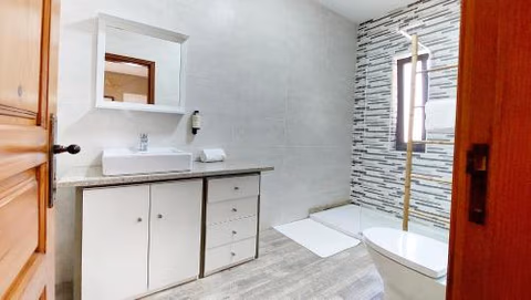 Fernandes Guest House Bright Private Suite — photo 5