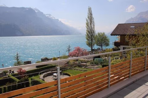Brienzersee - Direct lake view — foto 1