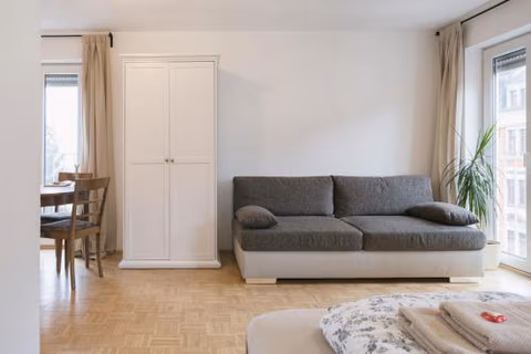 Lichtdurchflutetes Appartement im Hechtviertel — photo 7