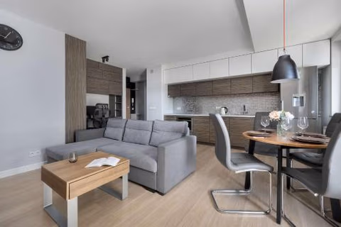 Spacious Wrocław Apartment with Air Conditioning and Two Parking Spaces by Noclegi Renters — foto 1