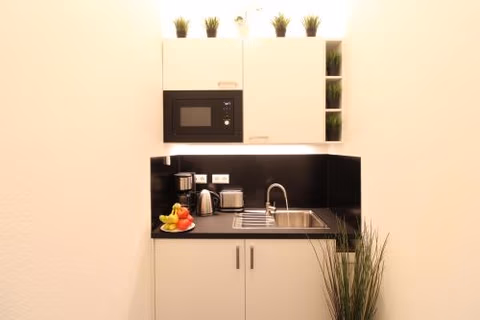 Hotel Ulm Zentrum - Komplettes Zimmer, Hochbett, Android TV & eigenem Bad - perfekt für Familien & Gruppen — foto 4