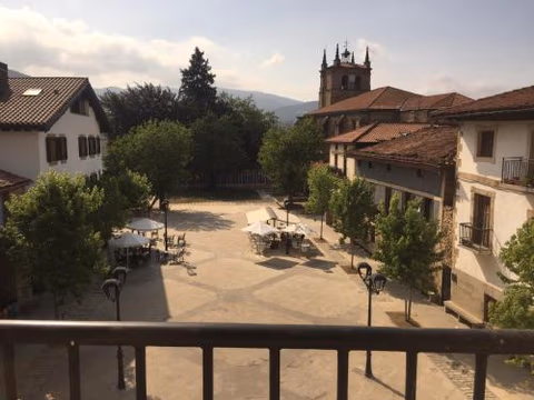 PLAZA — photo 1