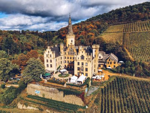Schloss Arenfels — foto 1