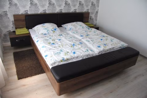 Geräumige 4 Zimmer Wohnung an den Kaiserthermen — foto 2