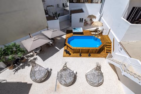 Dona Simone Boutique Suites & Studios - by @ rita's place — foto 5
