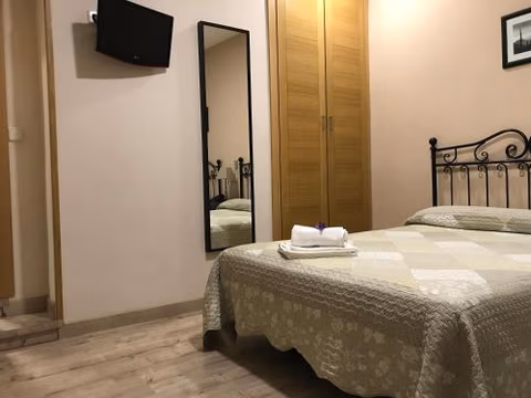 Hostal El Pilar — photo 9