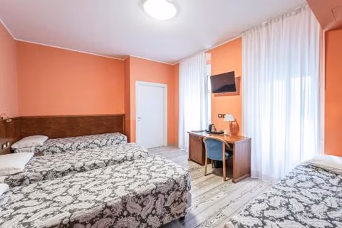 Hotel Italia — photo 9