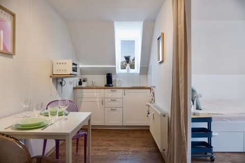 NEU stylisches Apartment für 2 Personen in historischem Fachwerkhaus 4 Etage mit Blick auf Stadt & Festung — foto 2