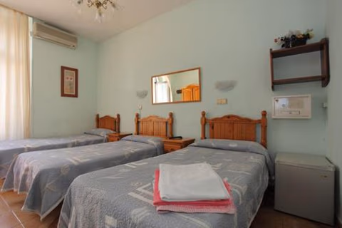 Hostal Fuentesol — photo 4