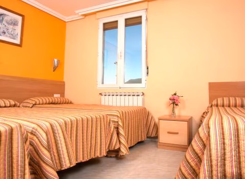 HOSTAL EUROPA pensión — foto 3